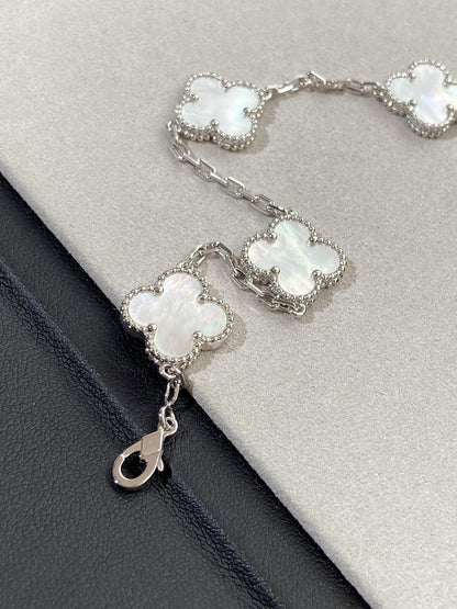 [Vicky]CLOVER WHITE PEARL MOP 5 MOTIF BRACELET COLLECTION