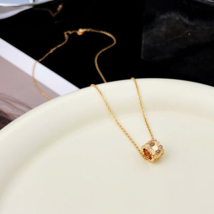 [Vicky]BEE MINI PEDANT DIAMOND NECKLACE