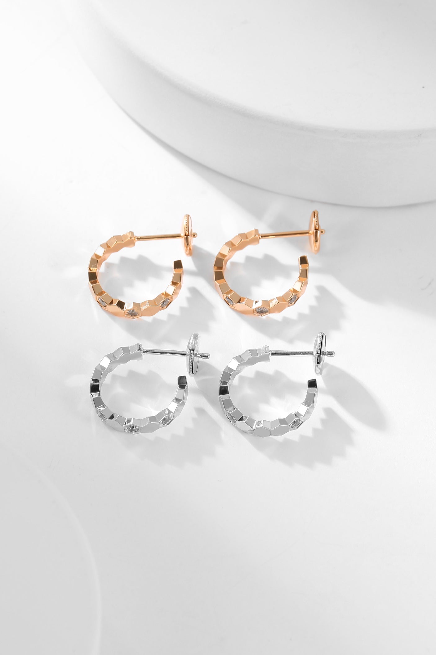 [Vicky]BEE LOVE DIAMOND HOOP EARRINGS