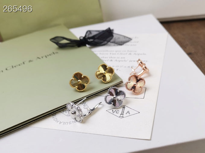 [Vicky]CLOVER MEDIUM STUD EARRINGS