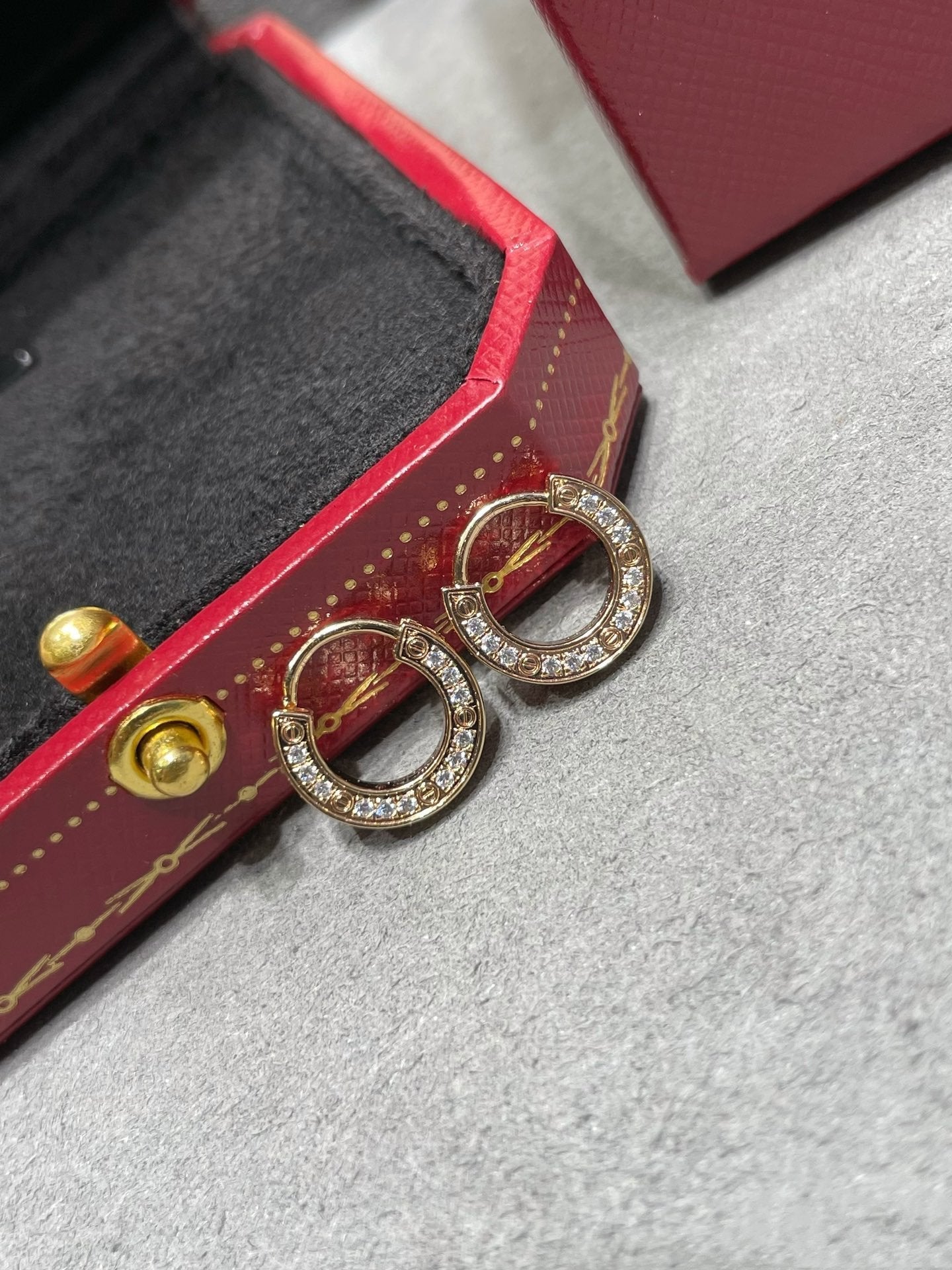 [Vicky]LOVE DIAMOND EARRINGS