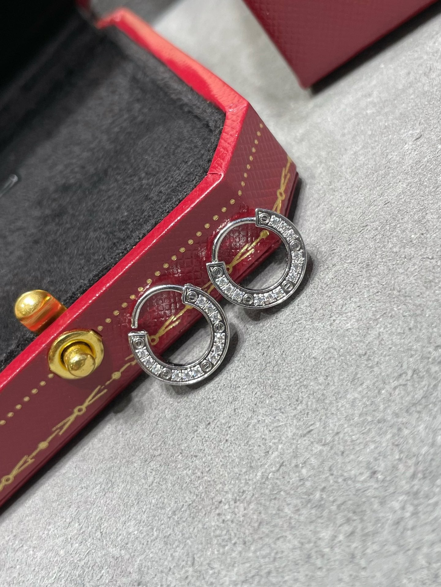 [Vicky]LOVE DIAMOND EARRINGS