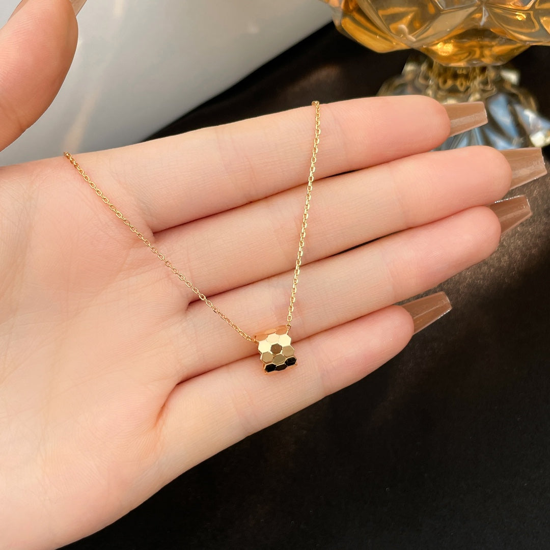 [Vicky]BEE MINI NECKLACE