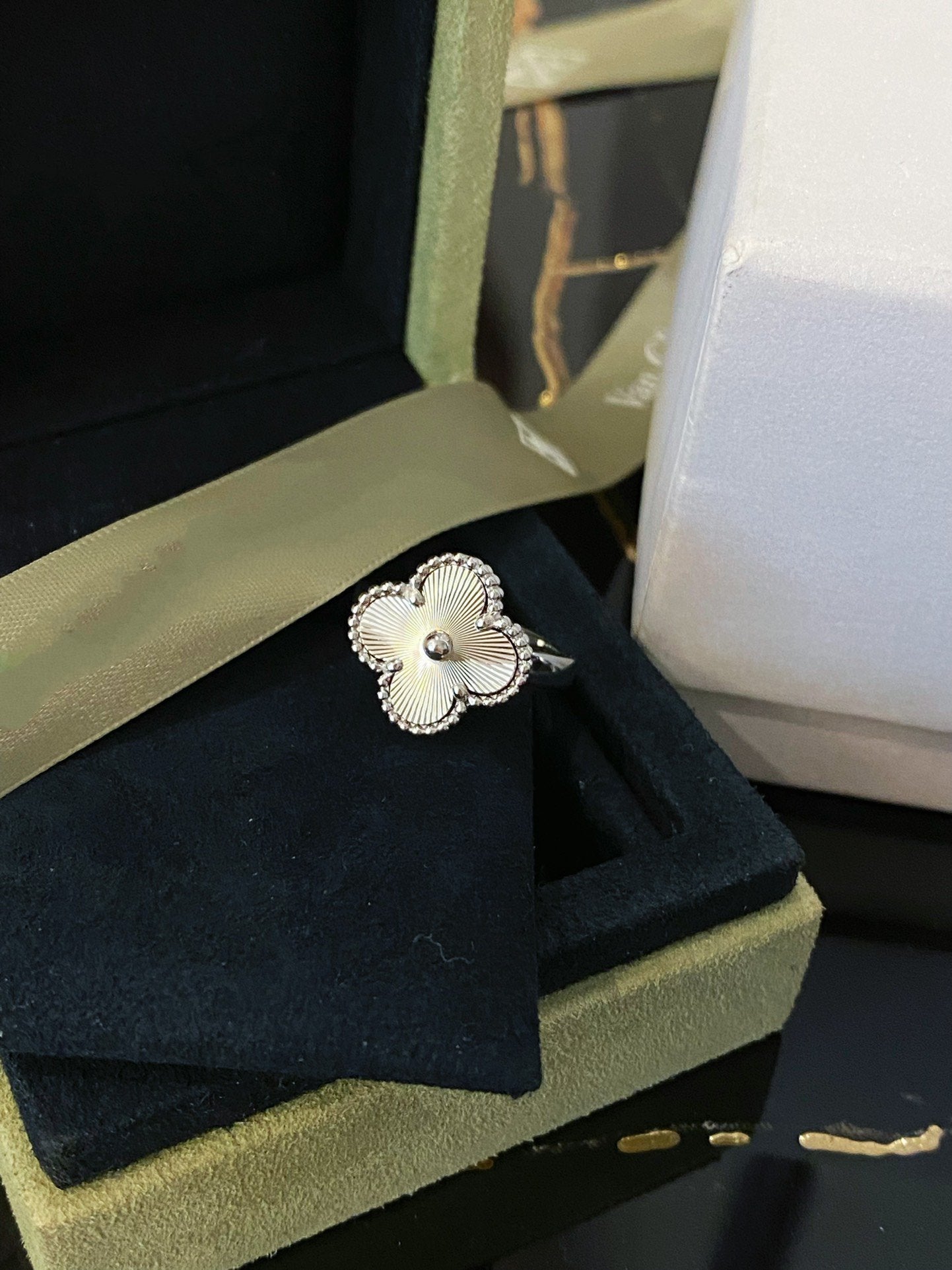 [Vicky]CLOVER SILVER RING