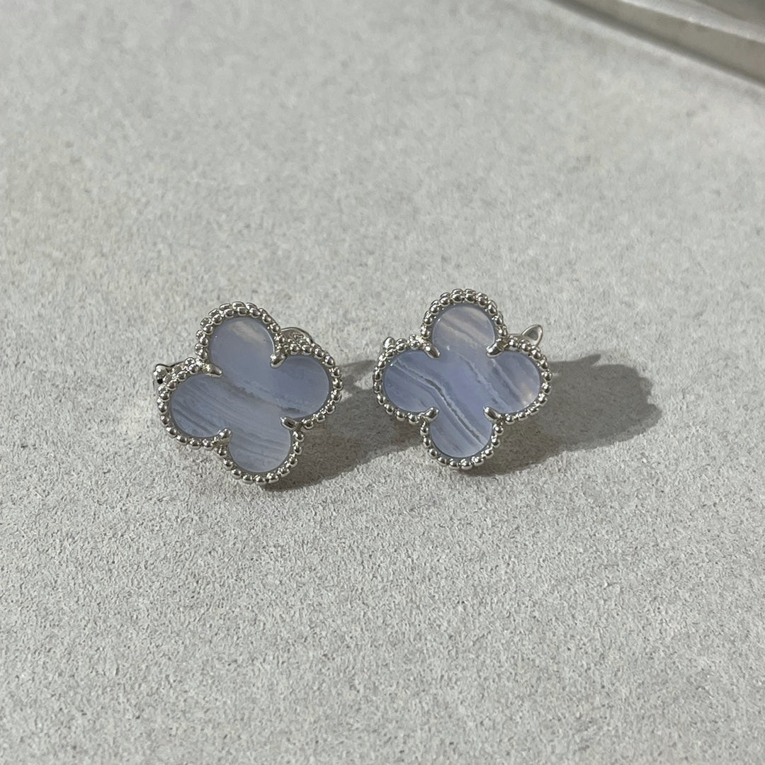 [Vicky]CLOVER CHALCEDONY SILVER STUD EARRINGS