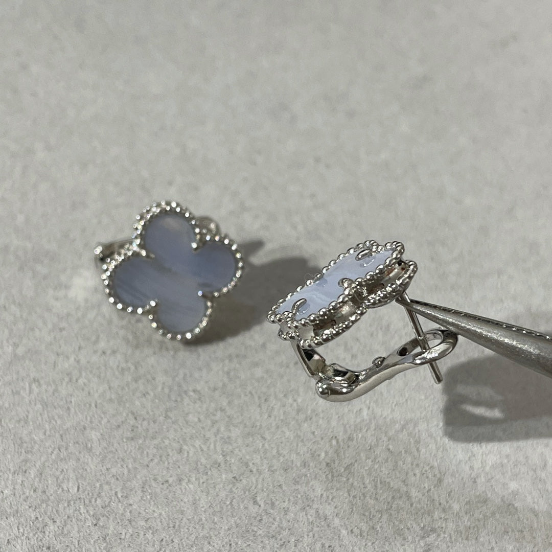 [Vicky]CLOVER CHALCEDONY SILVER STUD EARRINGS