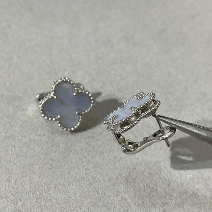 [Vicky]CLOVER CHALCEDONY SILVER STUD EARRINGS