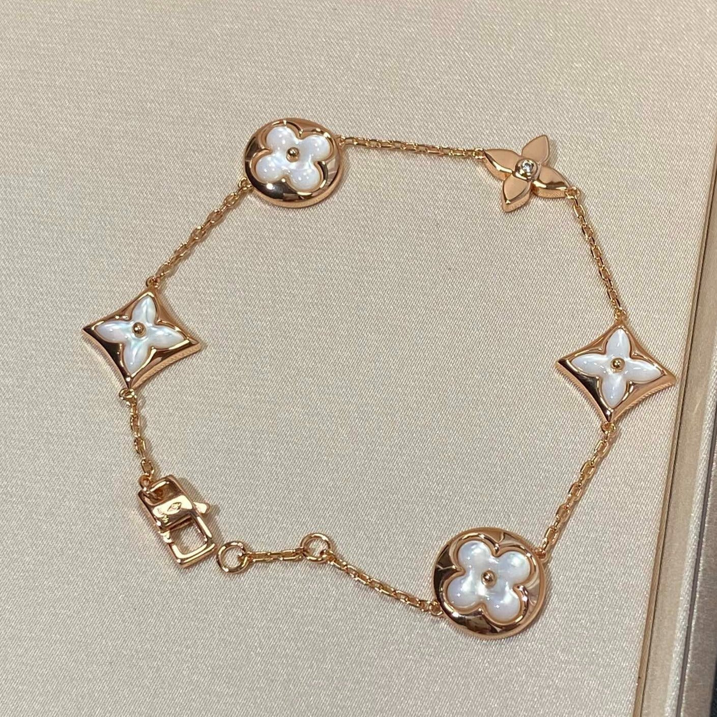 [Vicky]STAR AND SUN 5 MOTIF MOP PINK GOLD BRACELET
