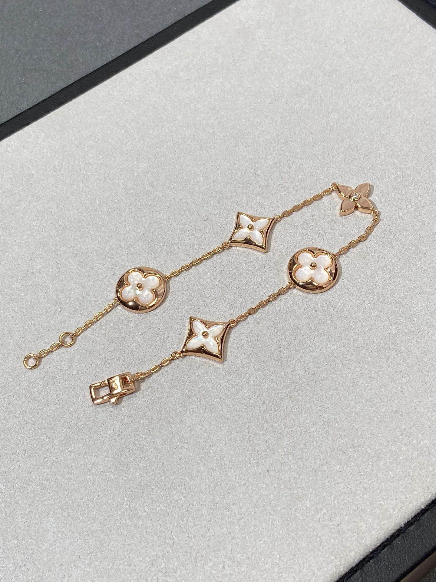 [Vicky]STAR AND SUN 5 MOTIF MOP PINK GOLD BRACELET