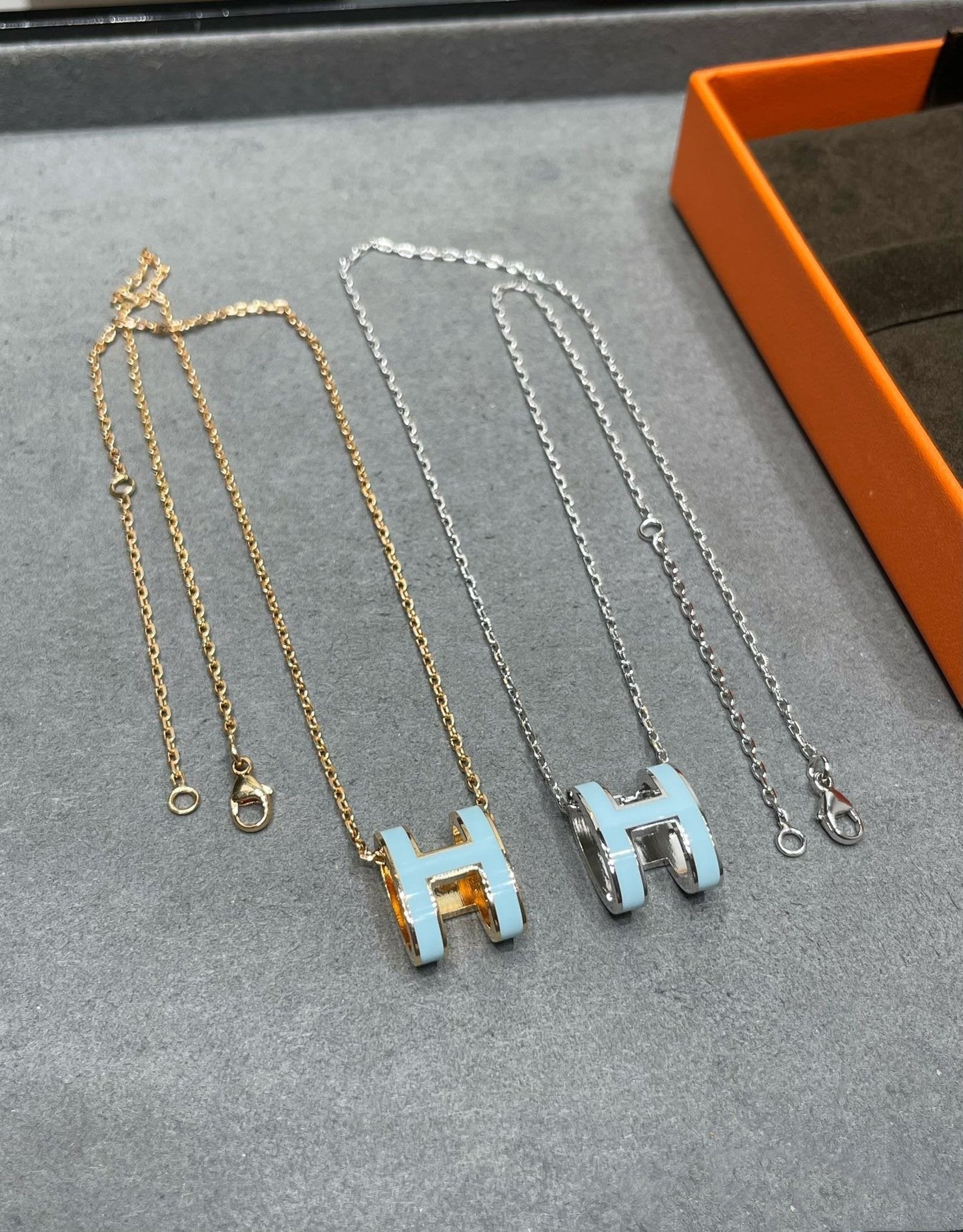 [Vicky]POP H SKY BLUE NECKLACE