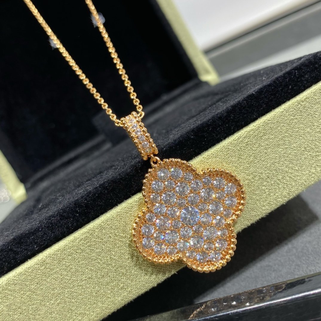 [Vicky]CLOVER 25MM LARGE PEDANT DIAMOND PAVED LONG NECKLACE