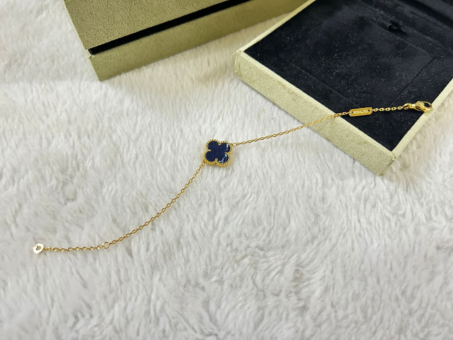 [Vicky]CLOVER 1 MOTIF PIETERSITE BRACELET