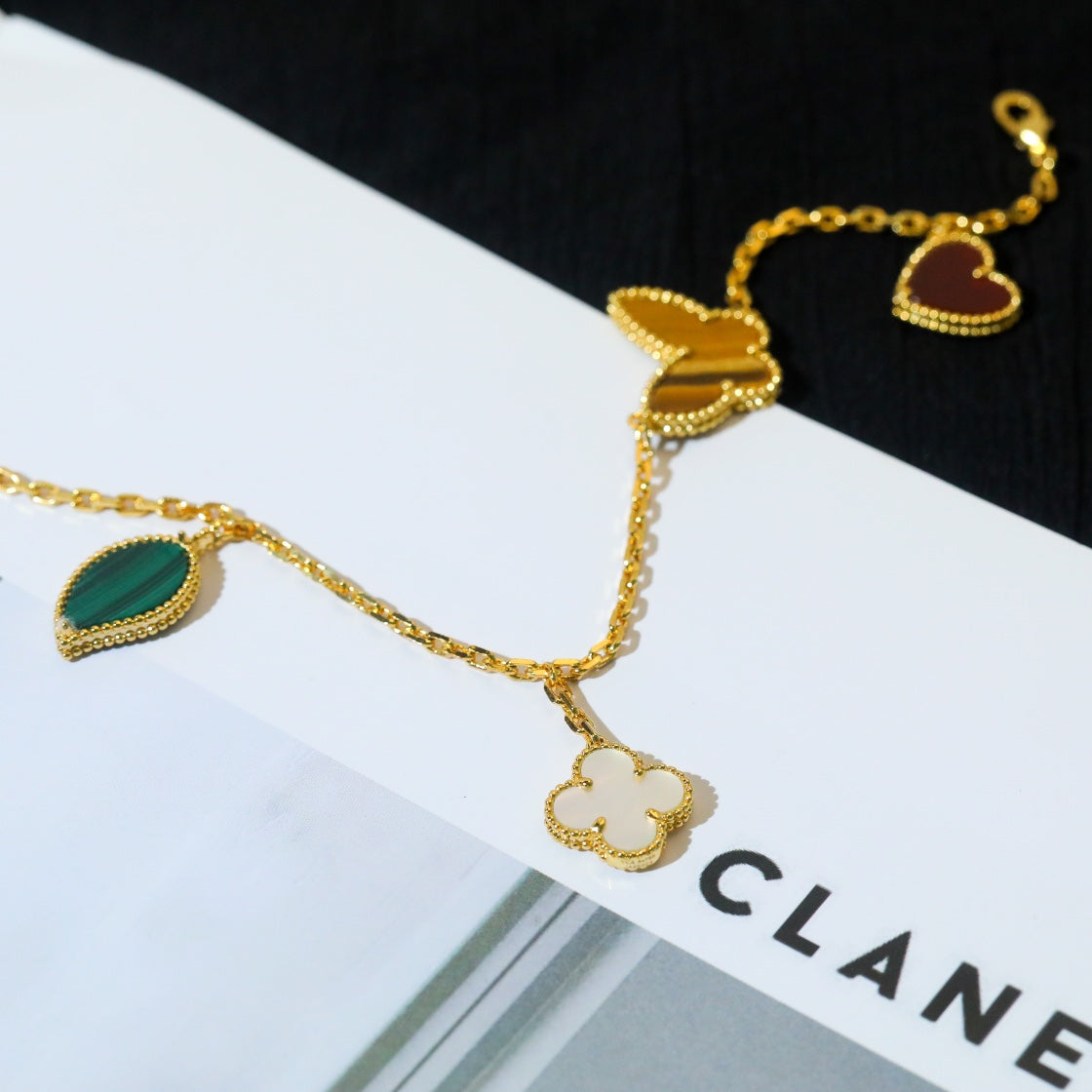 [Vicky]LUCKY SPRING 5 MOTIF GOLD BRACELET