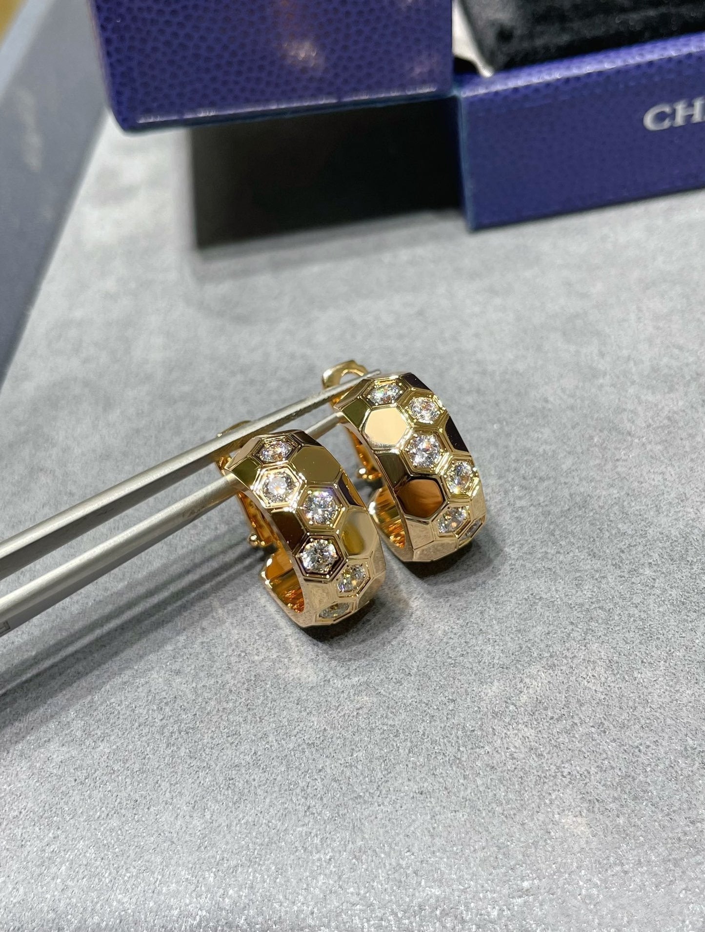 [Vicky]BEE LOVE DIAMOND HOOP EARRINGS