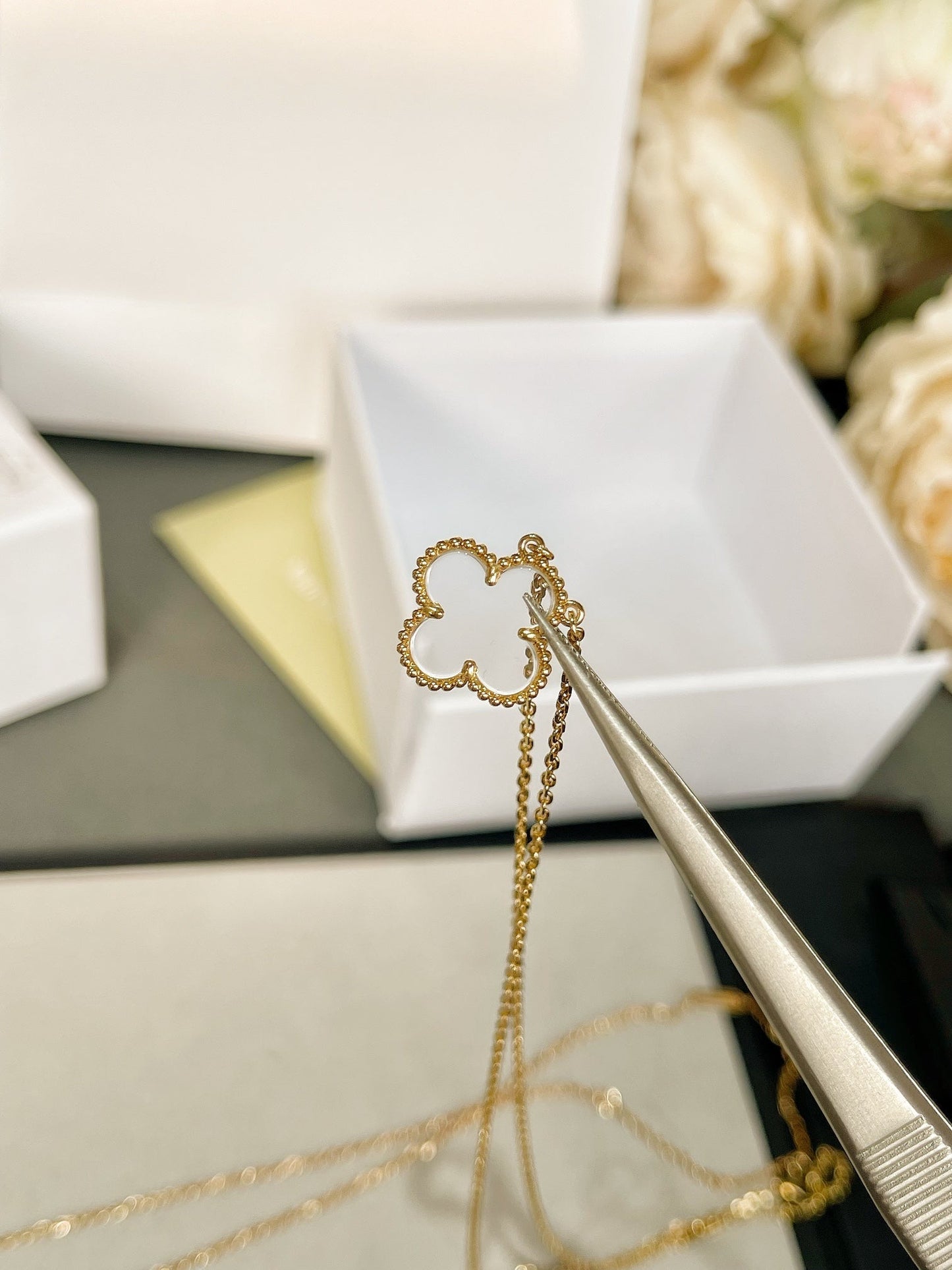 [Vicky]CLOVER ROCK CRYSTAL ROSE GOLD NECKLACE