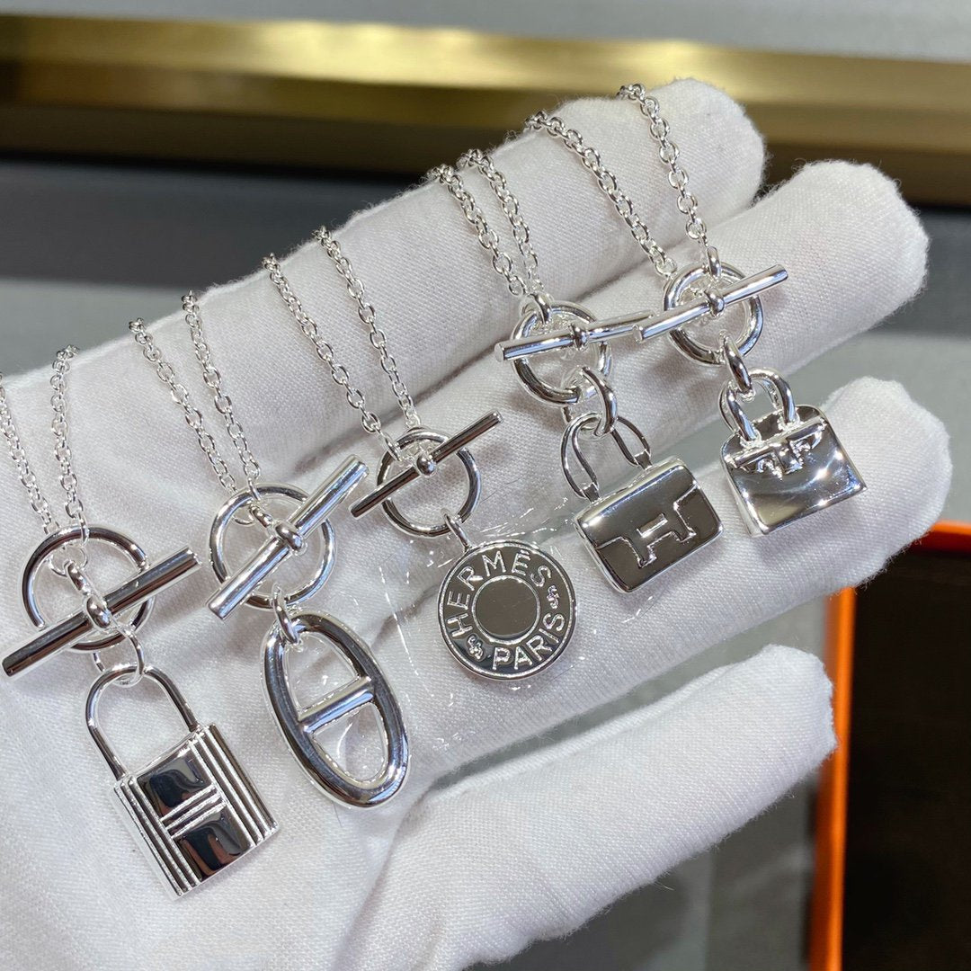 [Vicky]CONSTANCE PEDANT SILVER NECKLACE