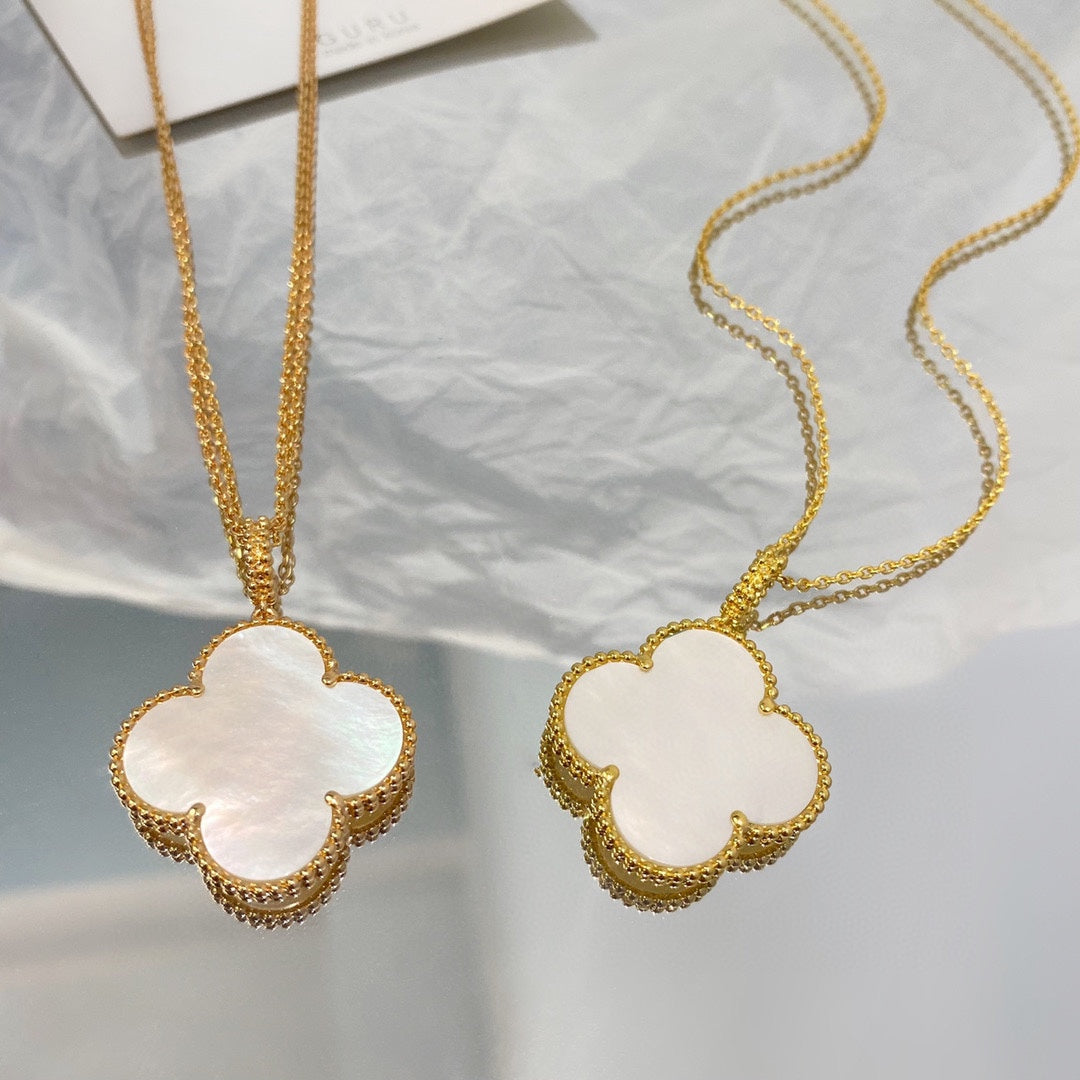 [Vicky]CLOVER 25MM MOP LARGE PENDANT NECKLACE