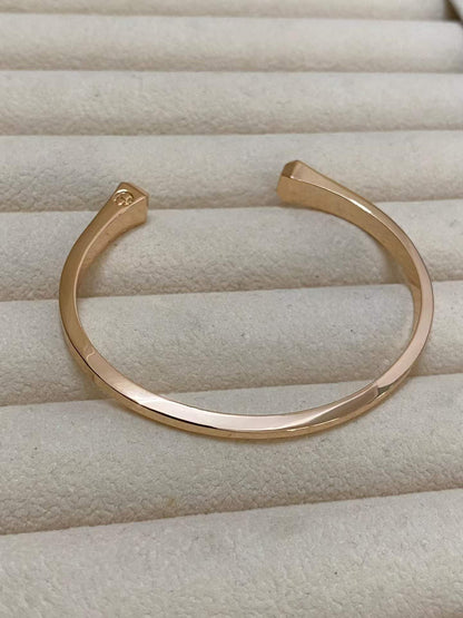 [Vicky]CLOU DE FORGE SQUARE CONE STUDS OPEN CUFF ONE SIZE