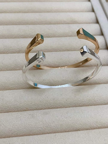 [Vicky]CLOU DE FORGE SQUARE CONE STUDS OPEN CUFF ONE SIZE