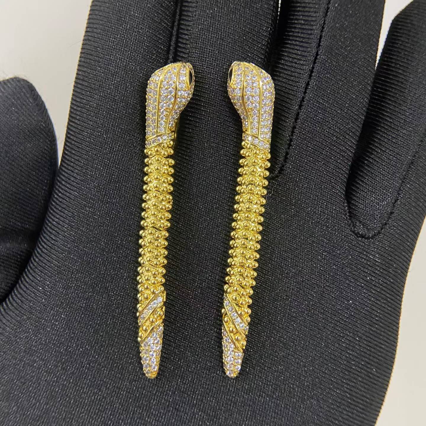 [Vicky]DIAMOND-SET DEW DROP SERPENT SERIES SNAKE CLIP EARRINGS