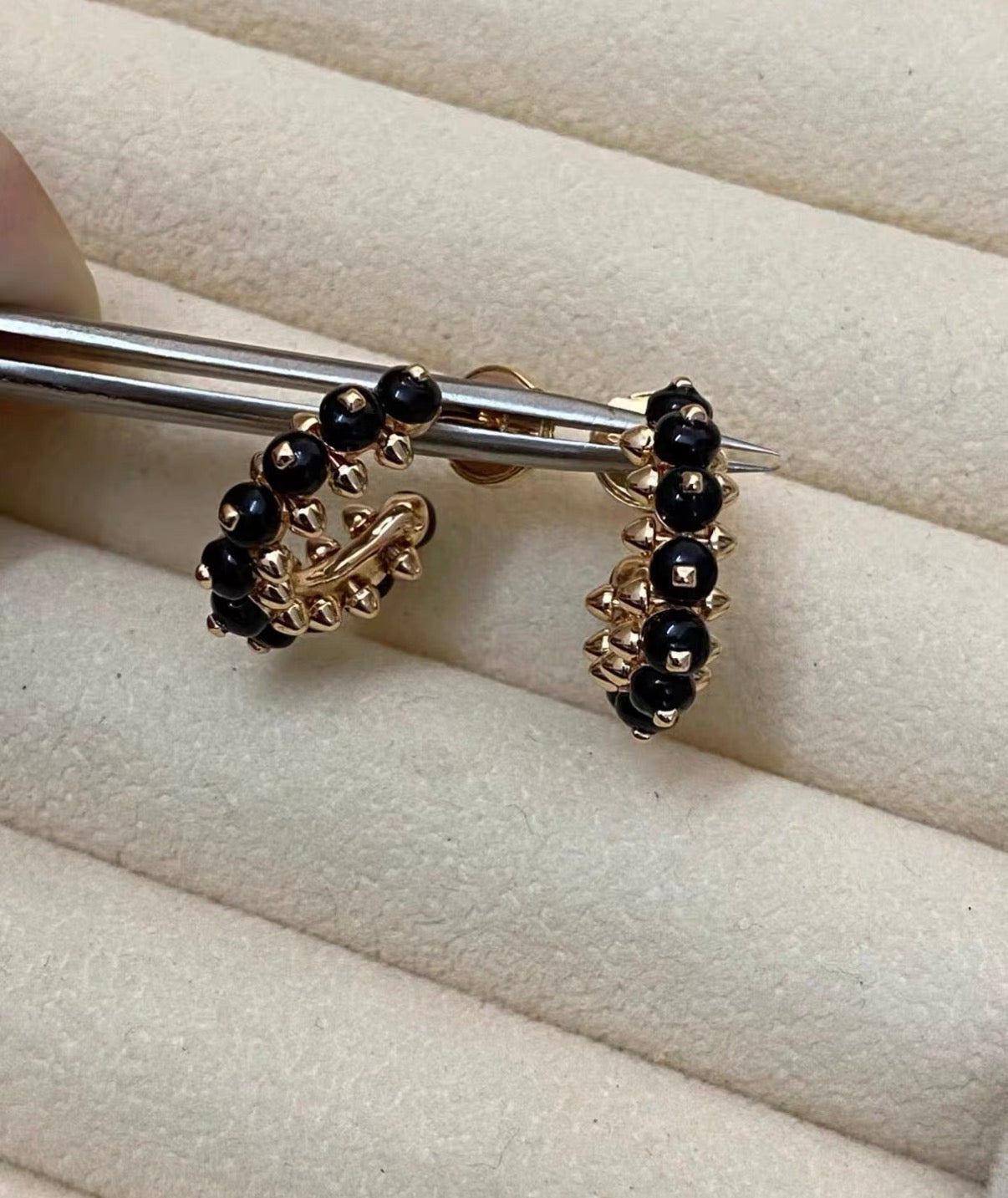 [Vicky]CLASH COLLECTION AGATE CHALCEDONY STUD EARRINGS