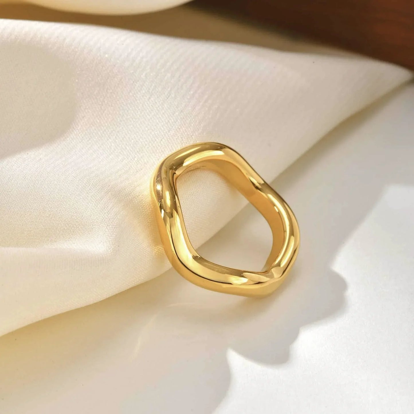 [Royal Vicky]Lunaria Gold Wave Ring