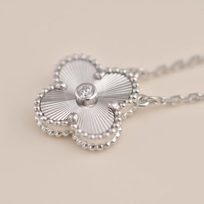 [Vicky]CLOVER  15MM DIAMOND LASER NECKLACE SILVER