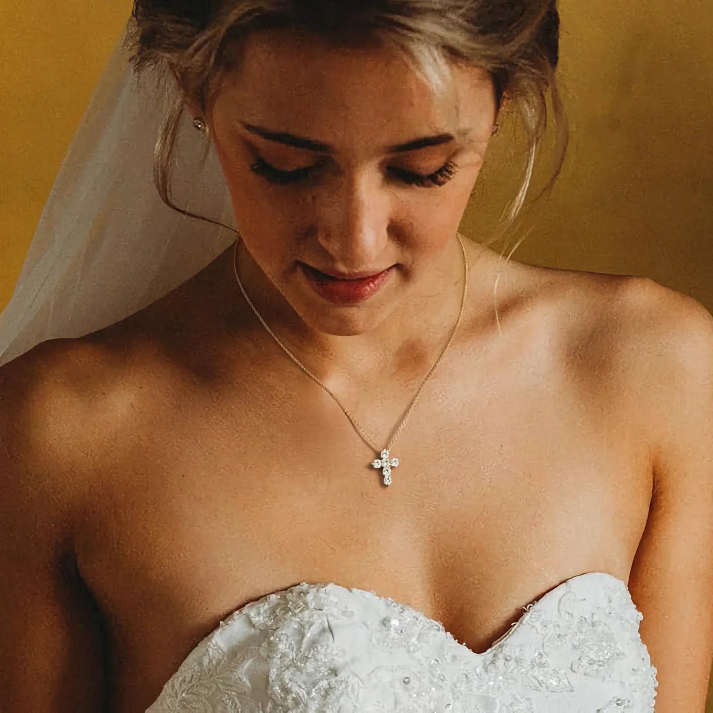 [Royal Vicky]Wynter Diamond Cross Necklace