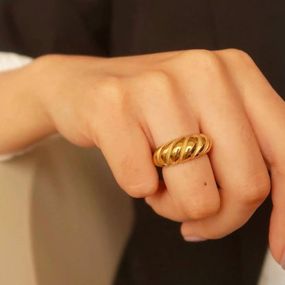 [Royal Vicky]Amaia Gold Croissant Ring