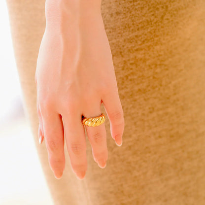 [Royal Vicky]Amaia Gold Croissant Ring