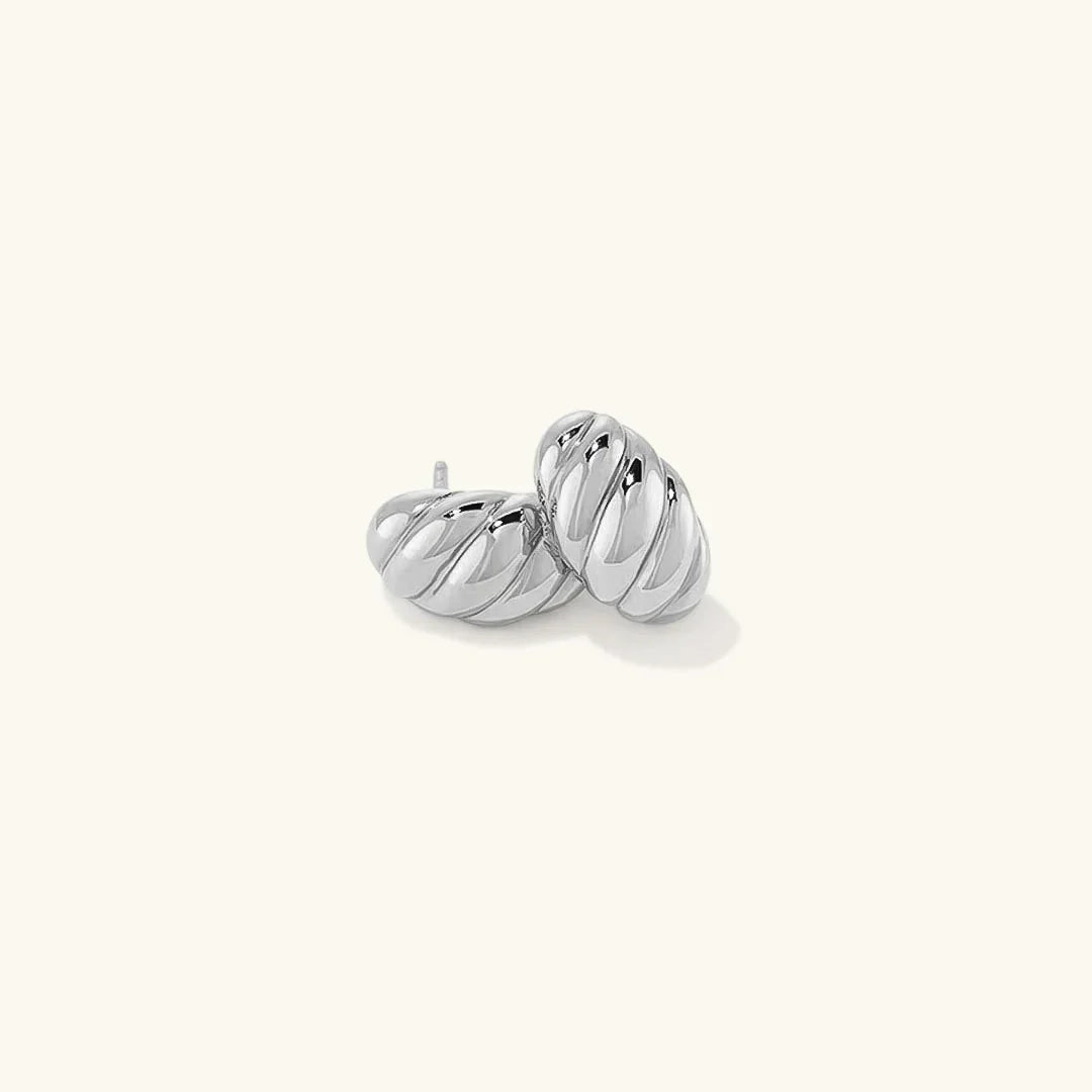 [Royal Vicky]Croissant Huggie Earrings
