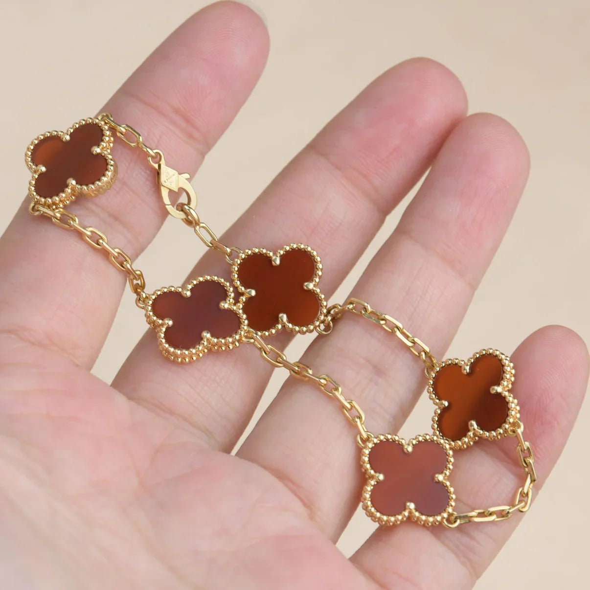[Vicky] CLOVER 5 MOTIF RED CORNELIAN BRACELET COLLECTION