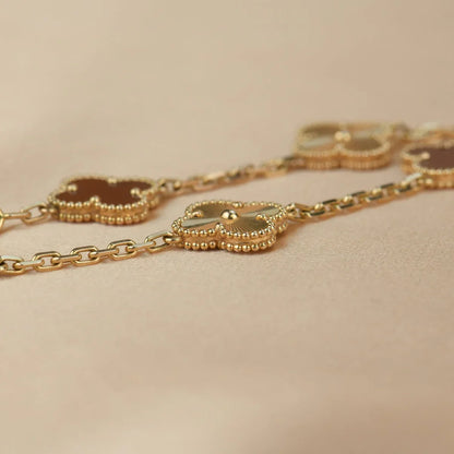 [Vicky] CLOVER 5 MOTIF RED CORNELIAN BRACELET COLLECTION