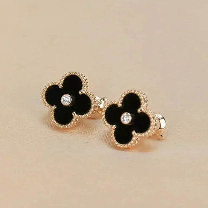 [Vicky]CLOVER MEDIUM 1 MOTIFS ONYX DIAMOND EARRINGS