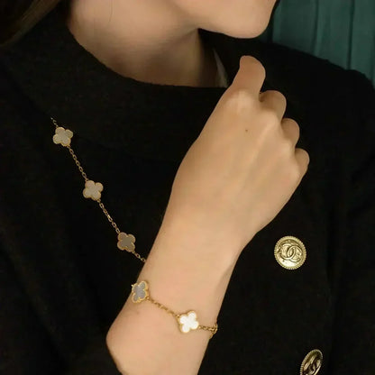 [Vicky]CLOVER WHITE PEARL MOP 5 MOTIF BRACELET COLLECTION