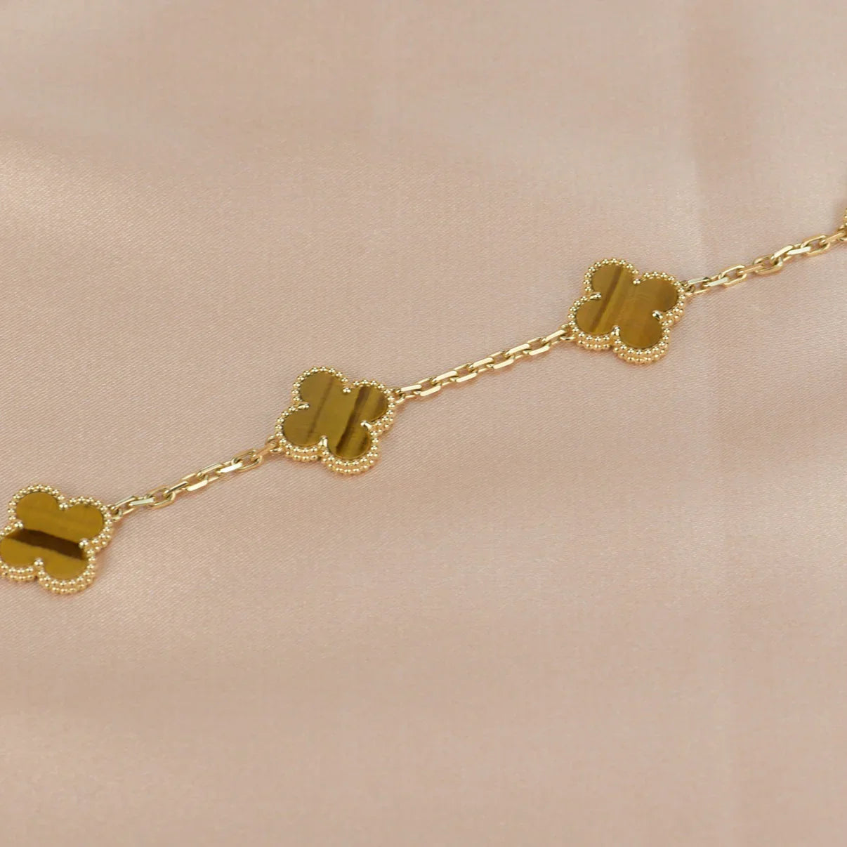 [Vicky] CLOVER 5 MOTIFS TIGER EYE BRACELET COLLECTION
