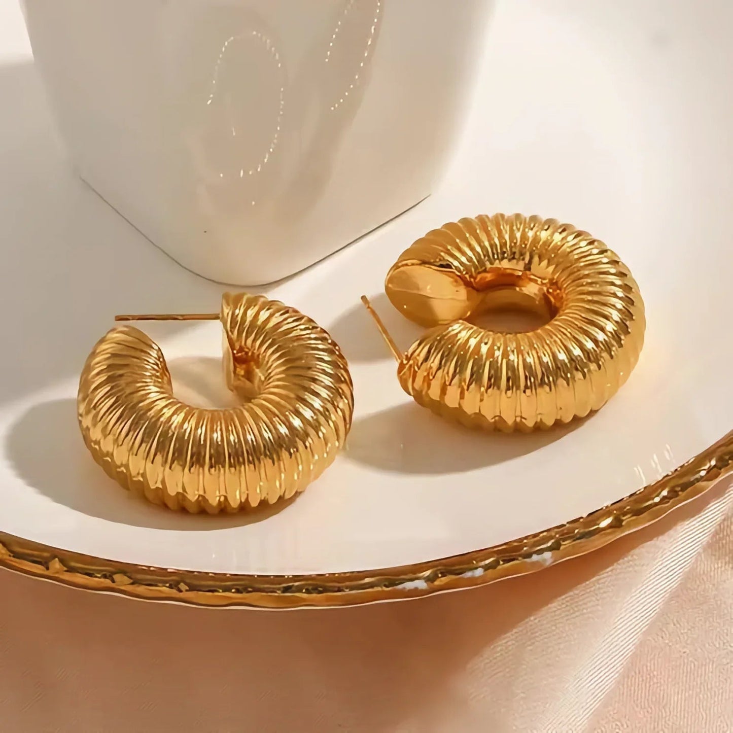 [Royal Vicky]Aubrey Textured Gold Hoops