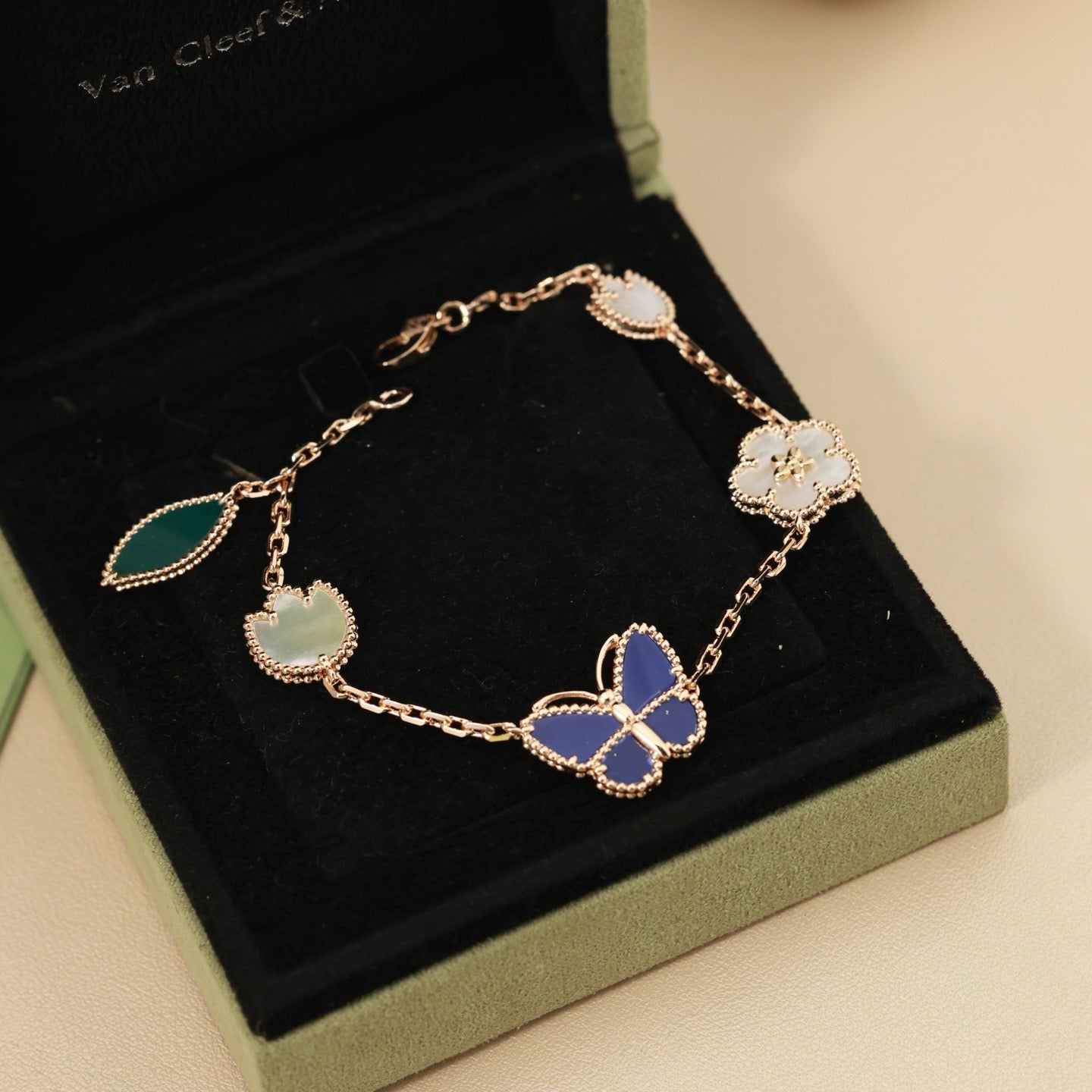 [Vicky]LUCKY SPRING BUTTERFLY 5 MOTIF BRACELET