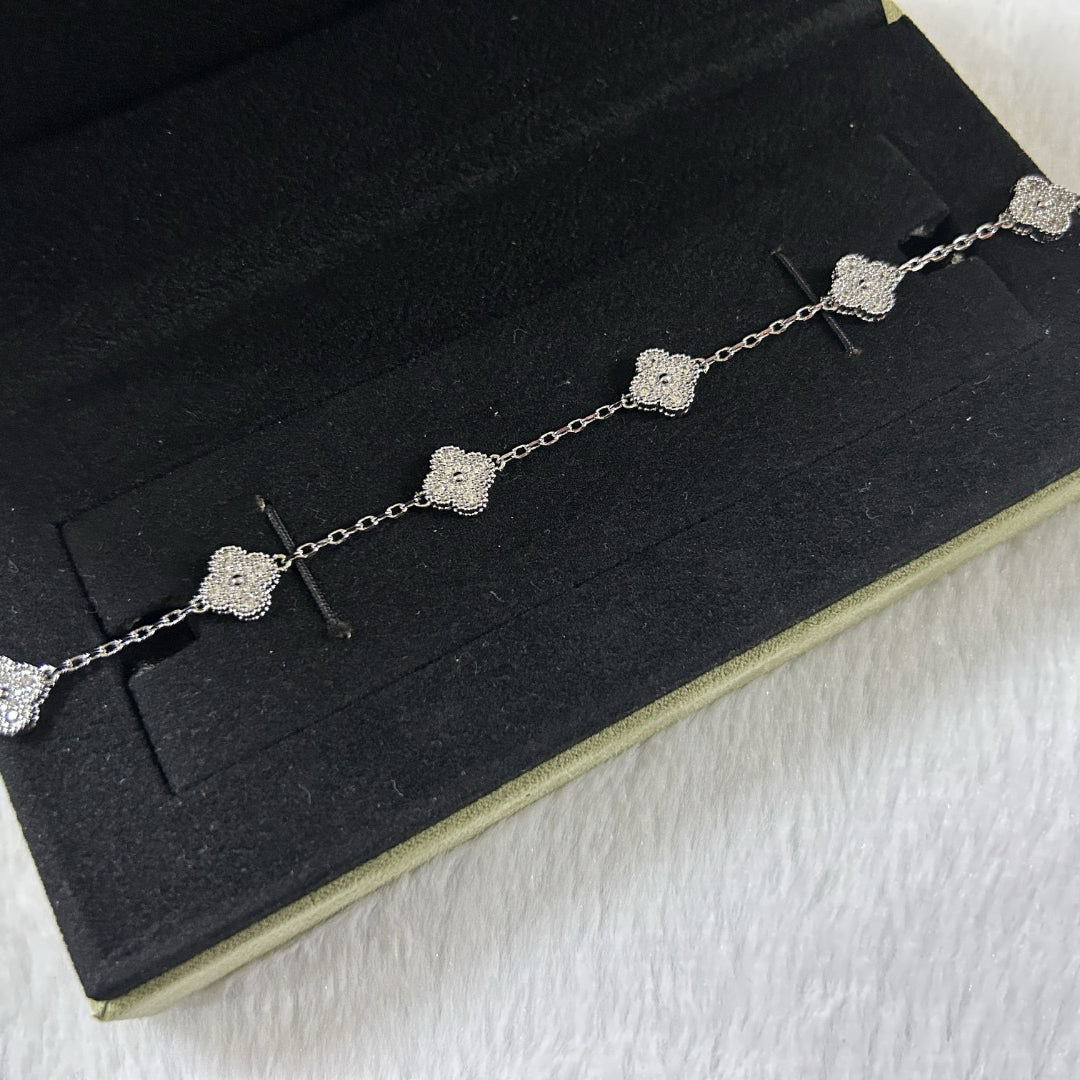 [Vicky]CLOVER 6 MOTIF DIAMOND BRACELET