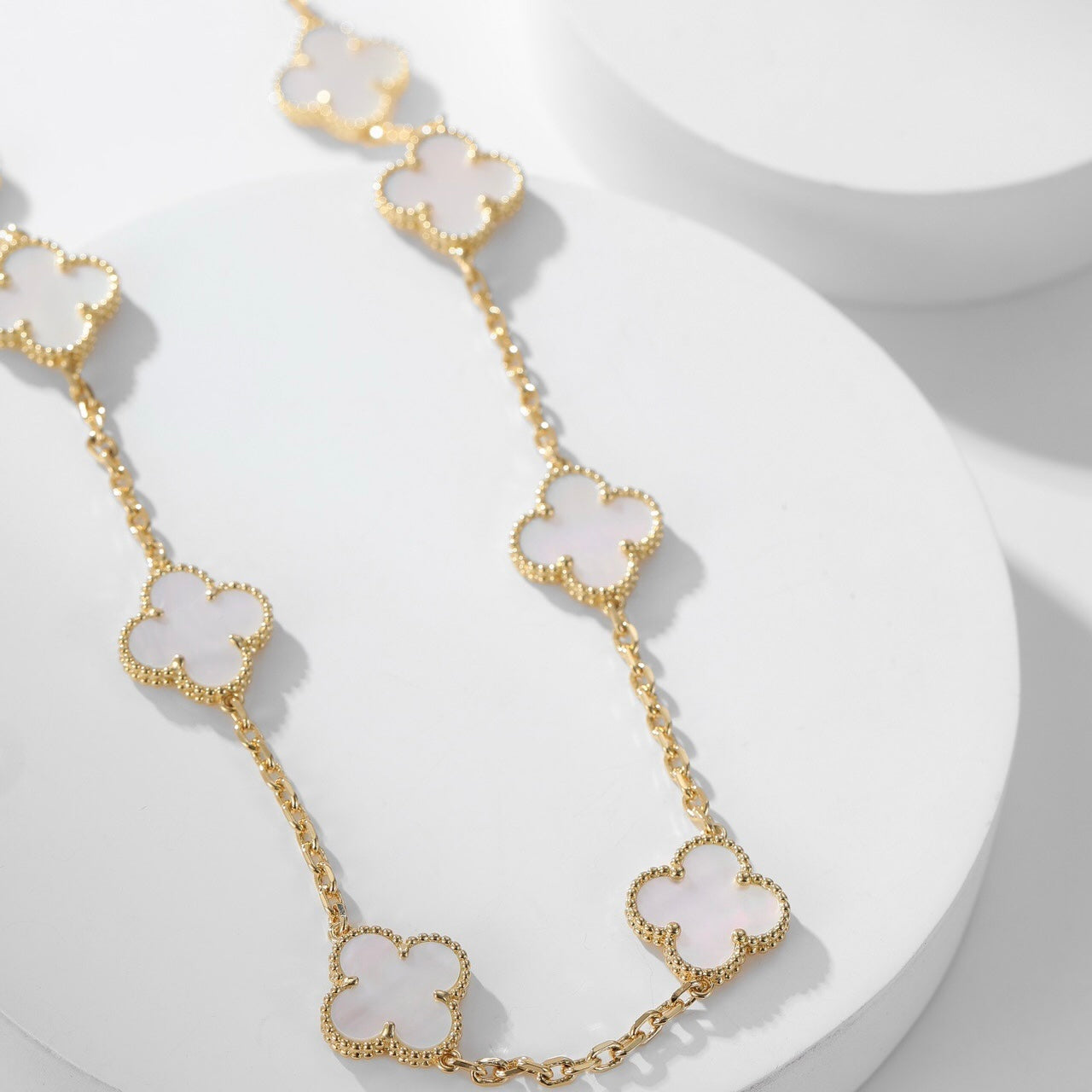 [Vicky]CLOVER 10 MOTIFS WHITE MOTHER OF PEARL NECKLACE