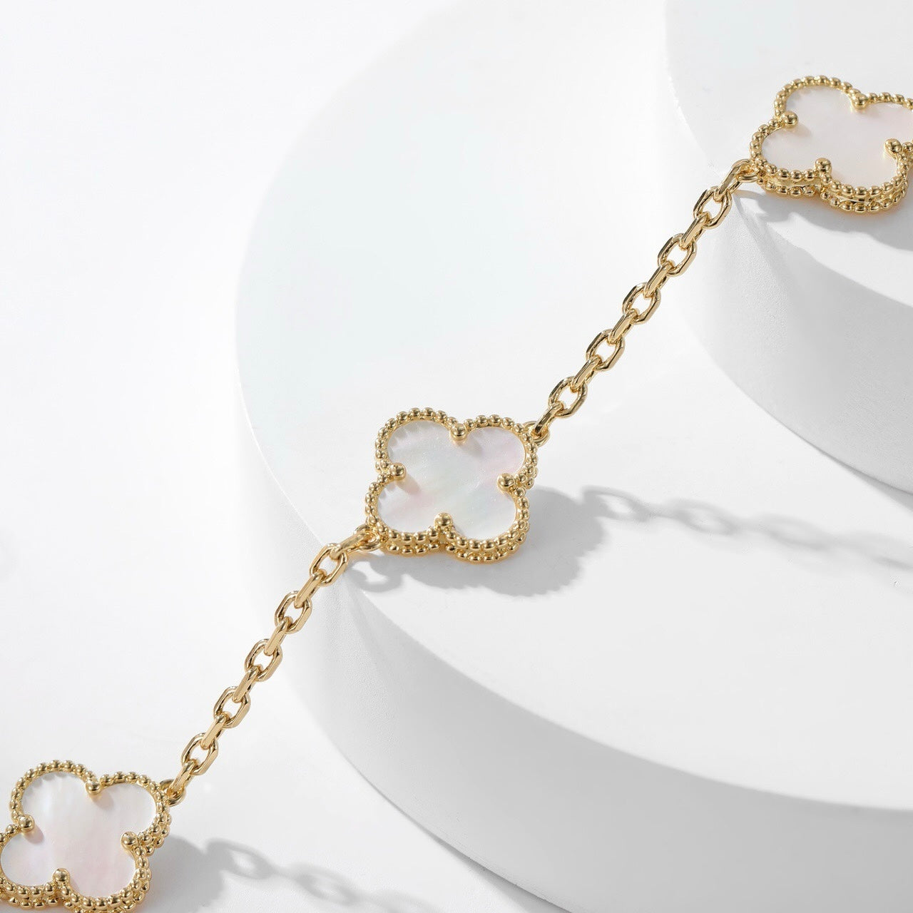 [Vicky]CLOVER 10 MOTIFS WHITE MOTHER OF PEARL NECKLACE