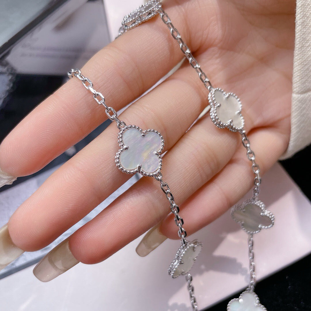 [Vicky]CLOVER 10 MOTIFS WHITE MOTHER OF PEARL NECKLACE