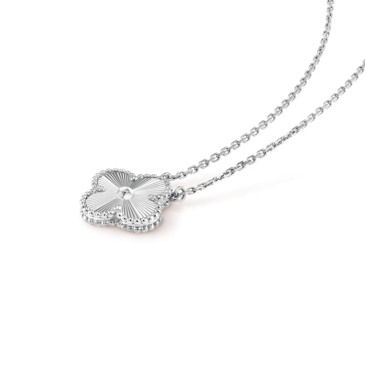 [Vicky]CLOVER 15MM LASER NECKLACE SILVER