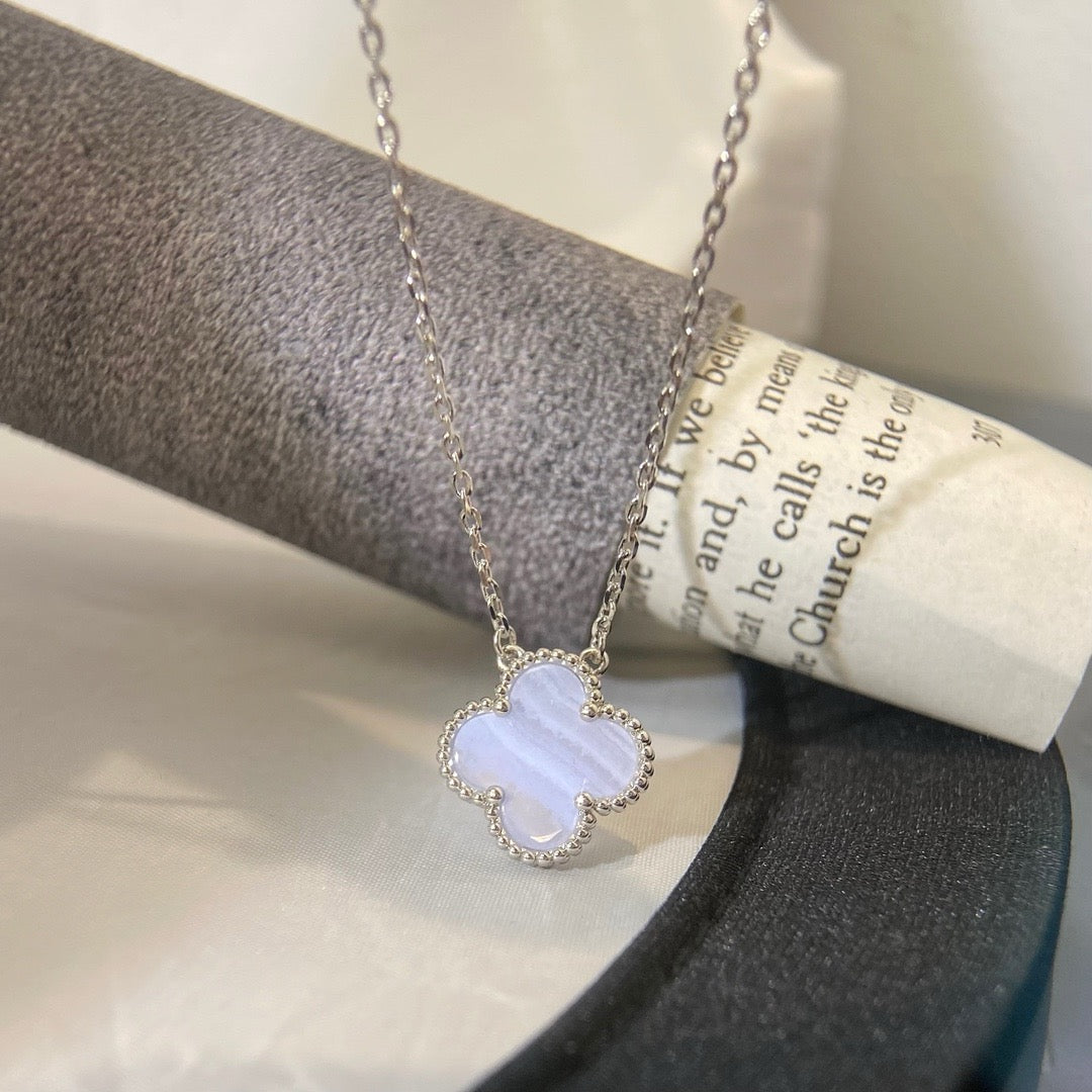 [Vicky]CLOVER 15MM BLUE CHALCEDONY NECKLACE SILVER