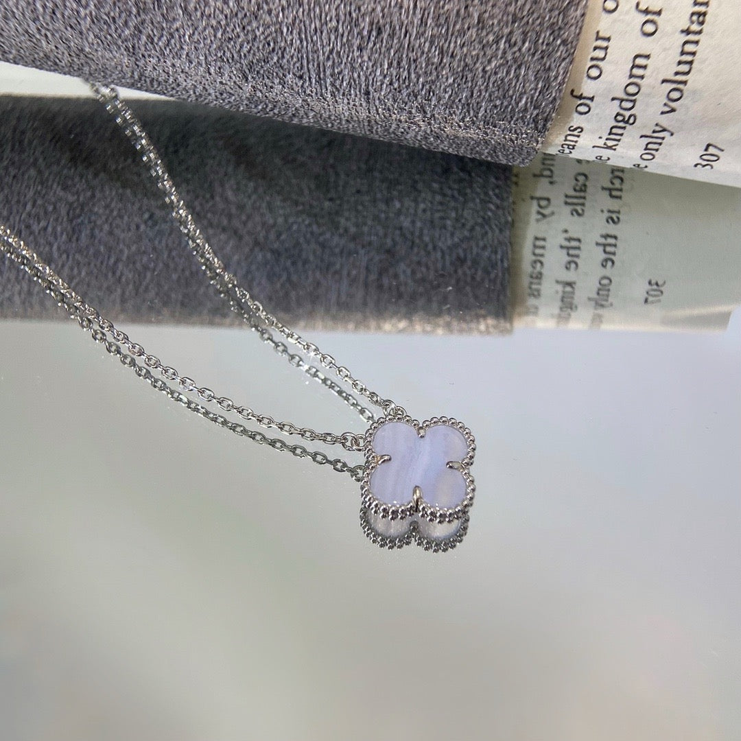[Vicky]CLOVER 15MM BLUE CHALCEDONY NECKLACE SILVER