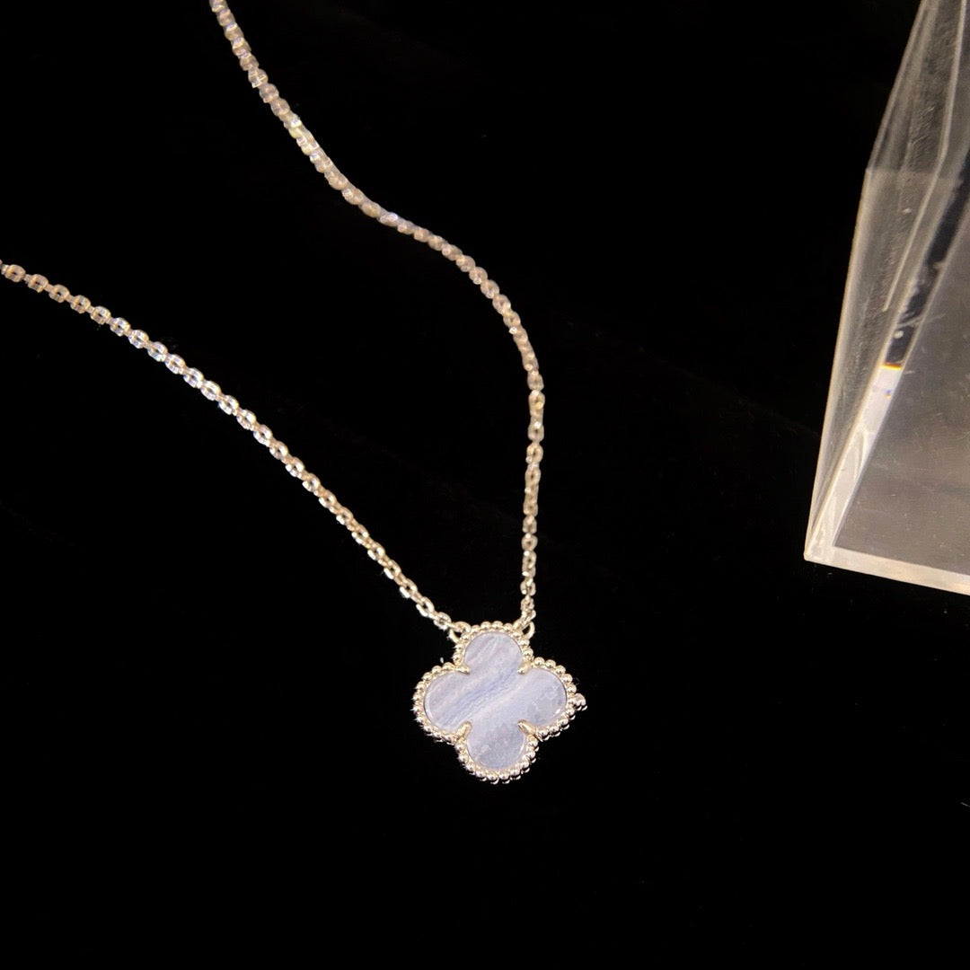 [Vicky]CLOVER 15MM BLUE CHALCEDONY NECKLACE SILVER