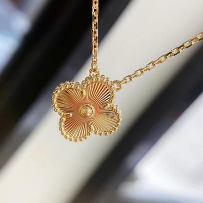 [Vicky]CLOVER 15MM LASER NECKLACE