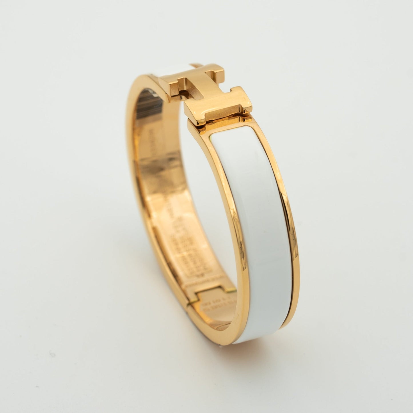 [Vicky]H WHITE BRACELET