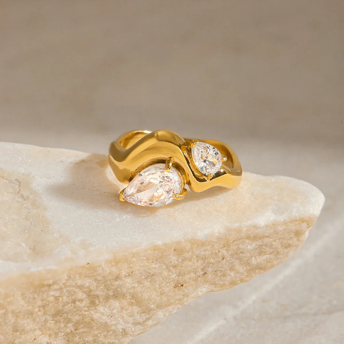 [Royal Vicky]Soletta Diamond Teardrop Gold Ring
