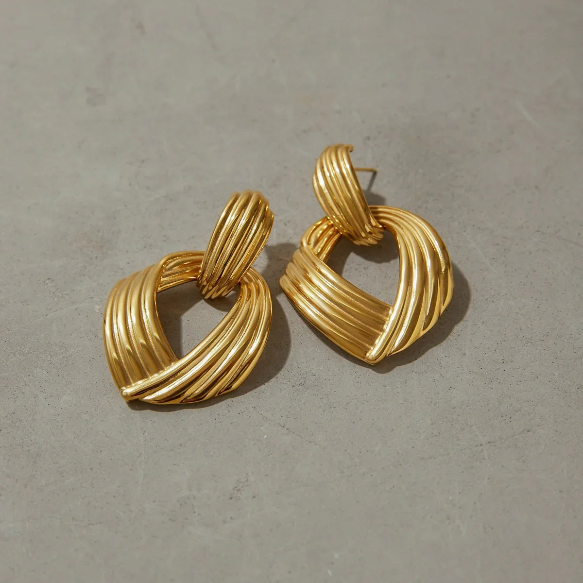 [Royal Vicky]Selma Gold Knot Earrings
